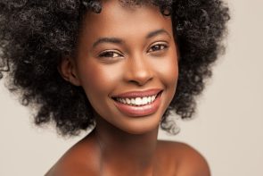 cortes cabelo curto15 1 295x197 - Beautiful African Woman Smiling