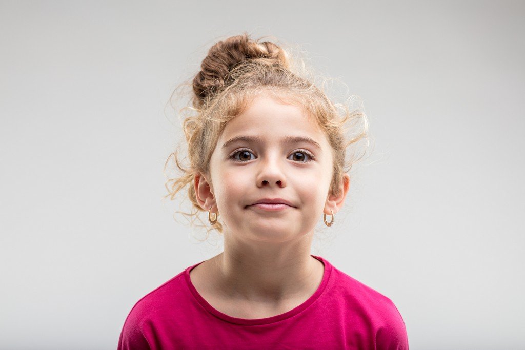 Penteados para cabelos cacheados infantil: Dicas e Inspirações! - Mega Kids  Moda Infantil
