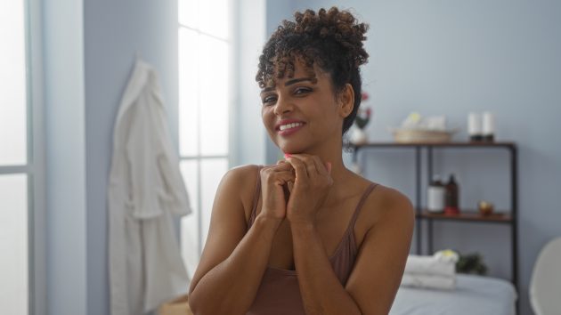 Verão sem frizz: 5 penteados mega resistentes com GelaCola Foto 02 3 4 630x354 - Verão sem frizz: 5 penteados mega resistentes com GelaCola